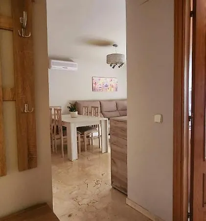 Bajo Con Jardin Deluxe *